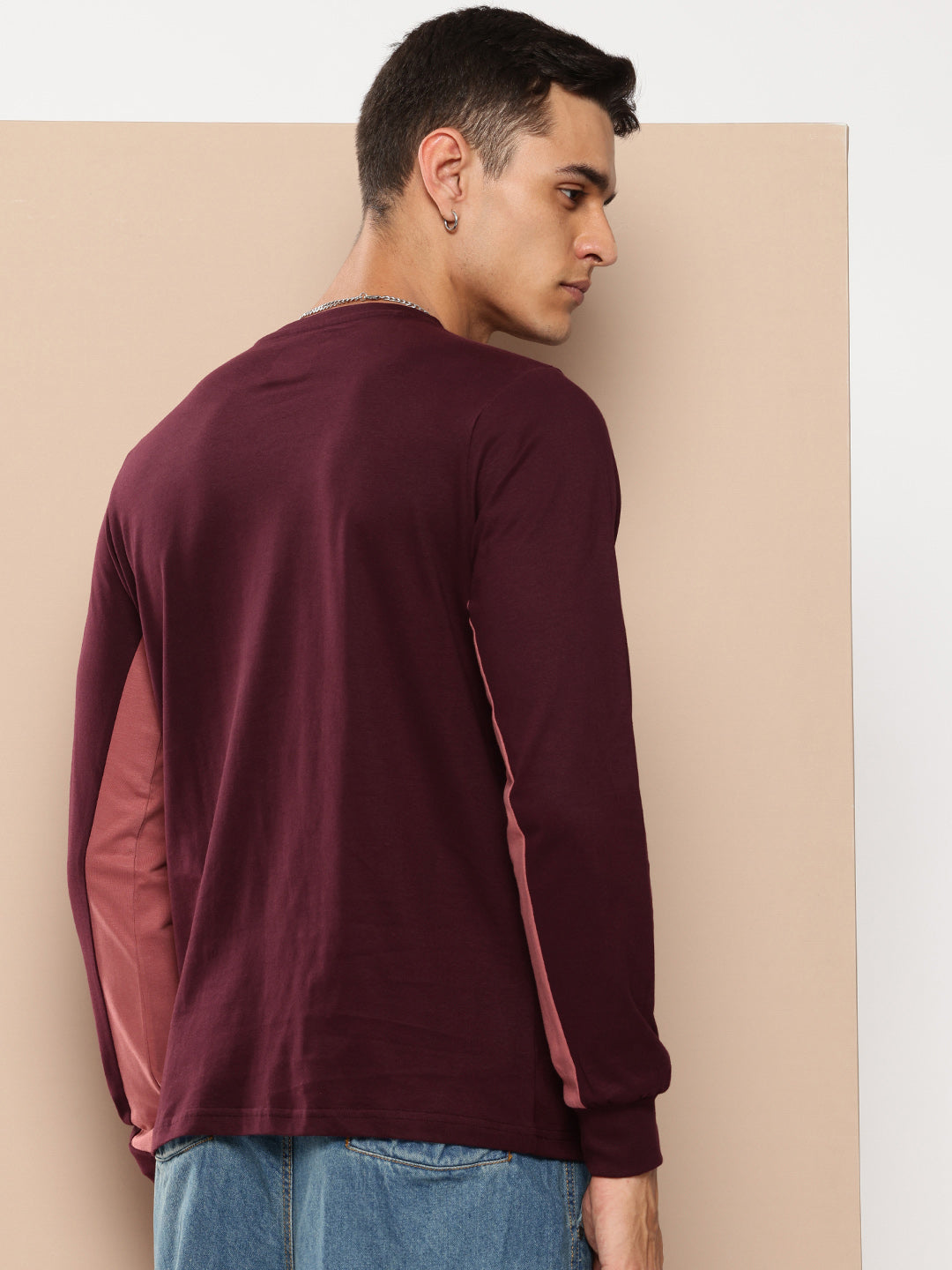 Mens Full Sleeve Round Neck Colourblocked Regular Fit Tshirts