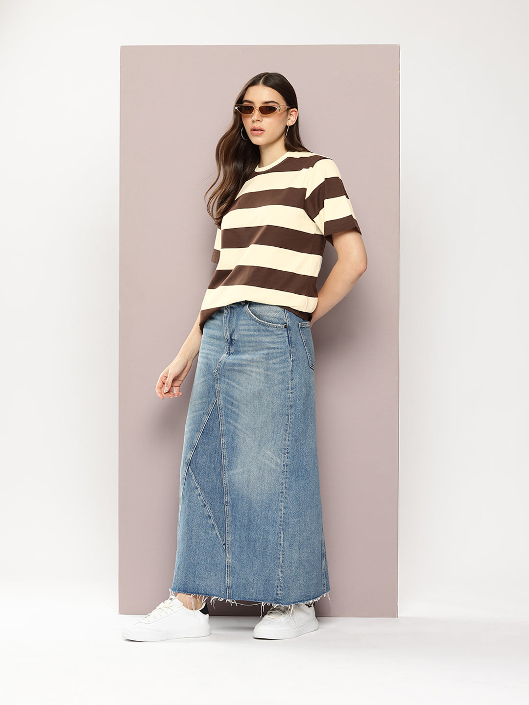 Womens Half Sleeve Round Neck All-Over Striped Oversized Fit Tshirts