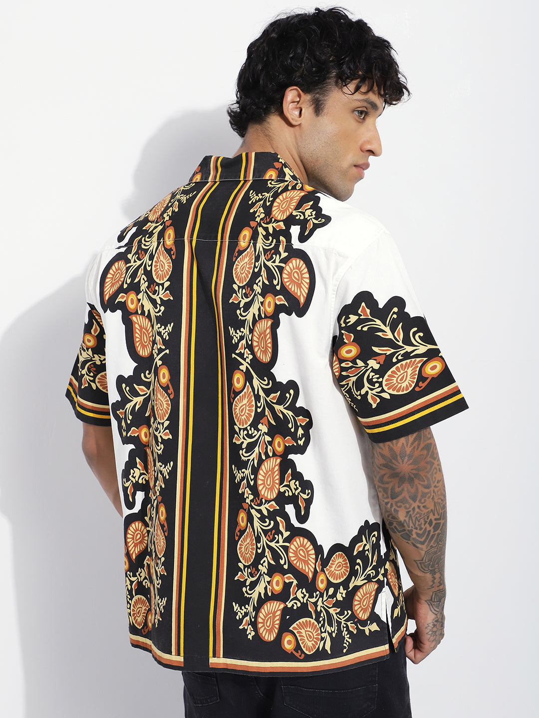 Mens Boxy Regular Short Sleeve Printed White Shirt