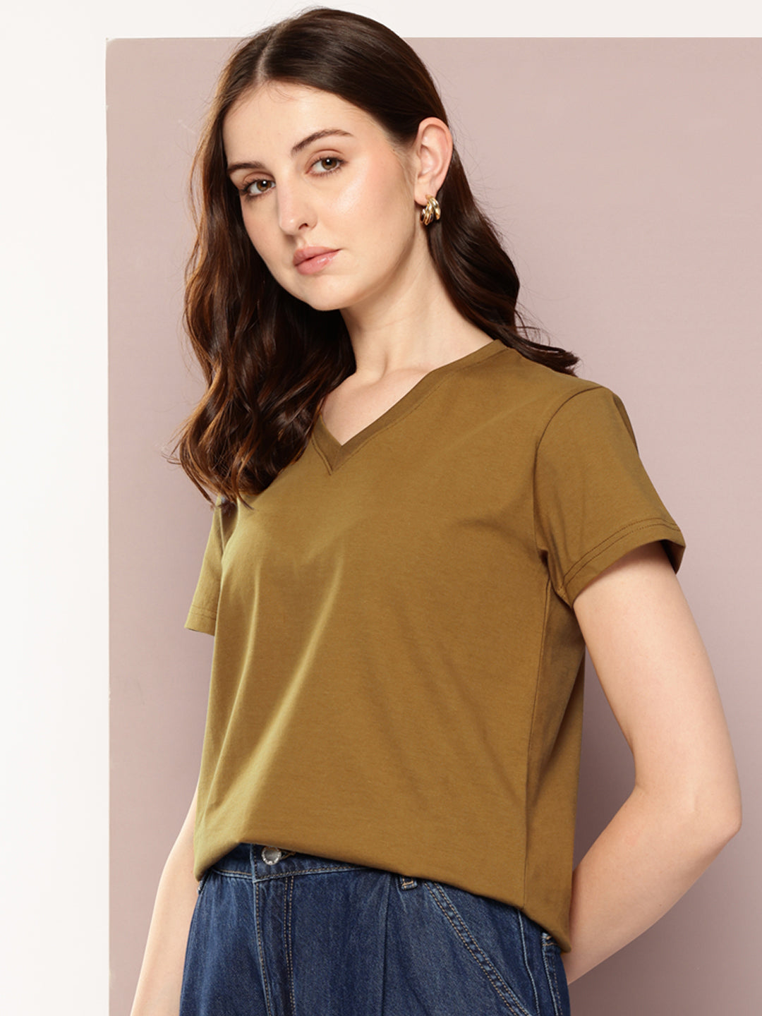 Womens Short Sleeve Solid V-Neck Regular Fit Tshirt