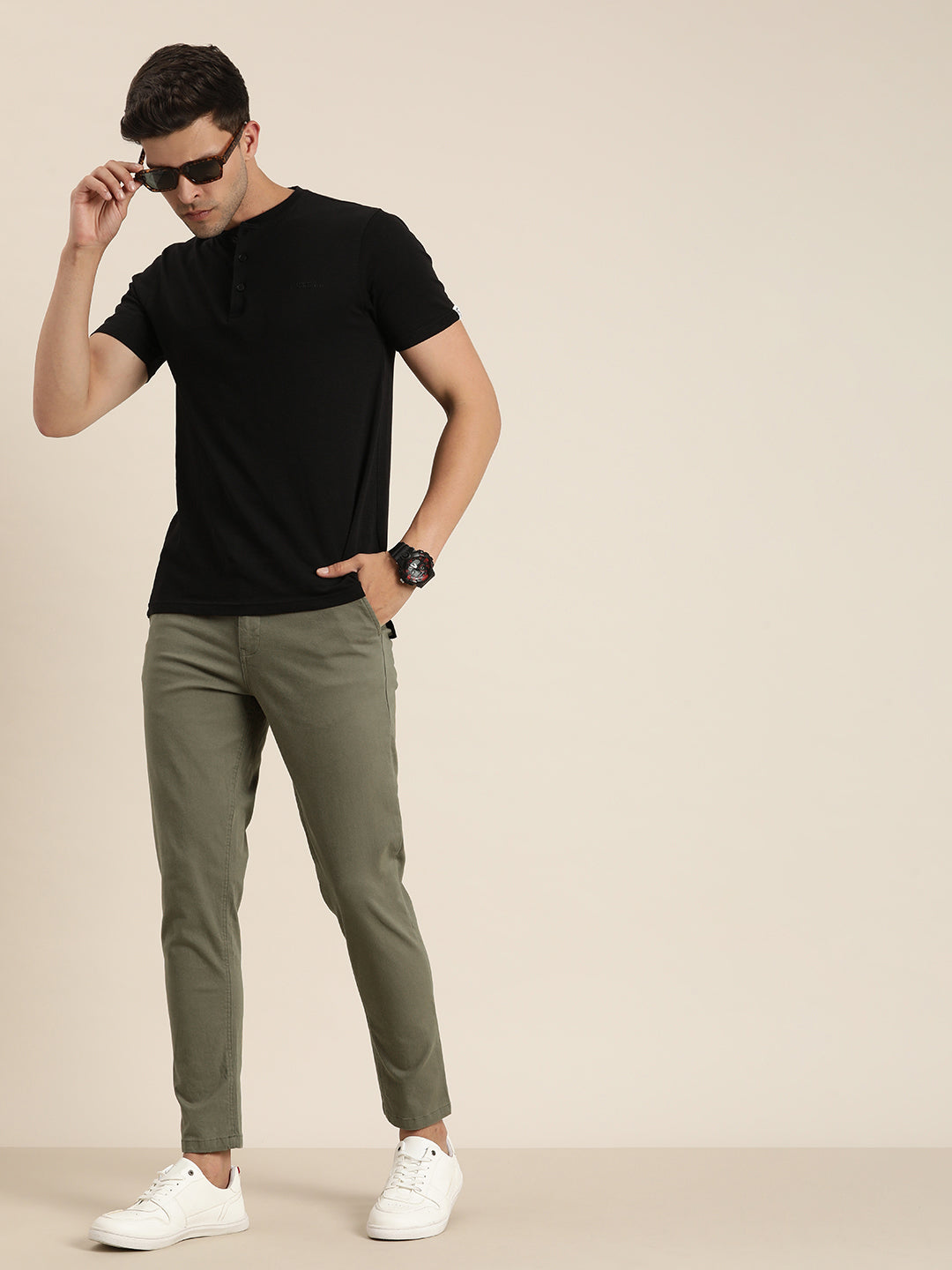 Men Solid Ankle-Length Chinos Trousers