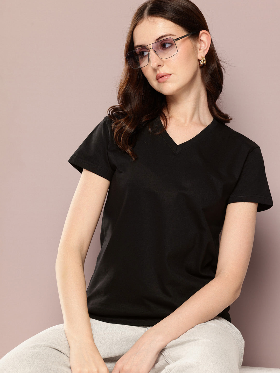Womens Short Sleeve Solid V-Neck Regular Fit Tshirt
