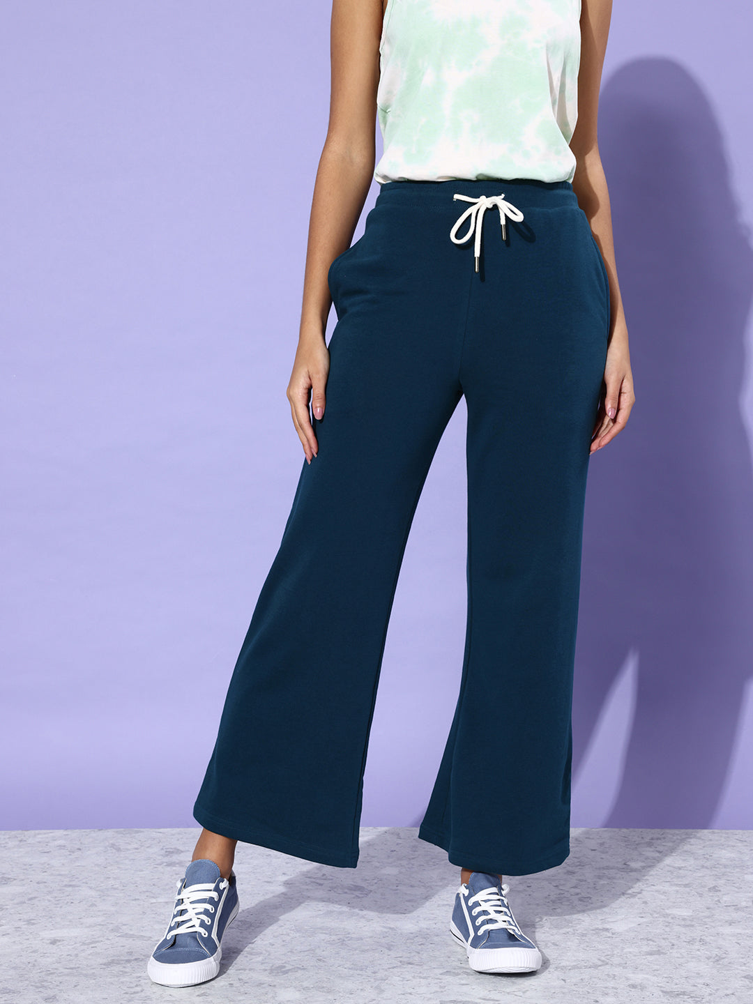 Women Solid Relaxed Fit Track Pant