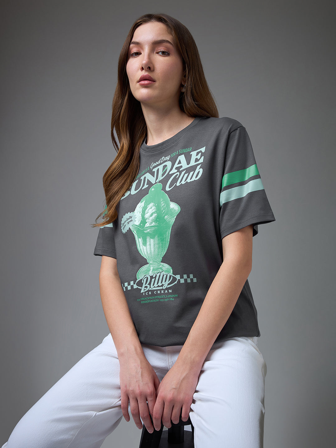 Womens Printed Round Neck Oversized Fit Tshirt