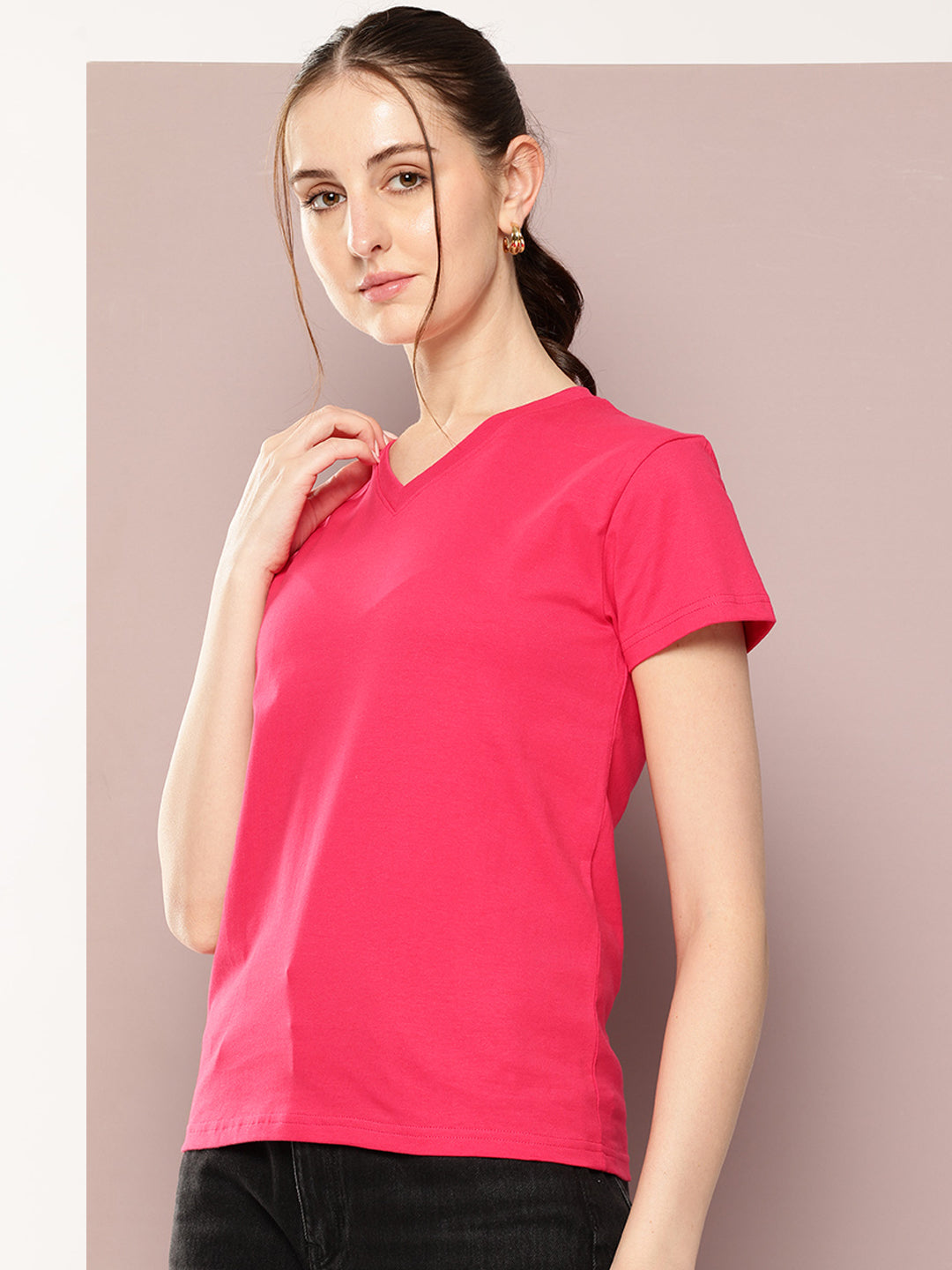 Womens Short Sleeve Solid V-Neck Regular Fit Tshirt