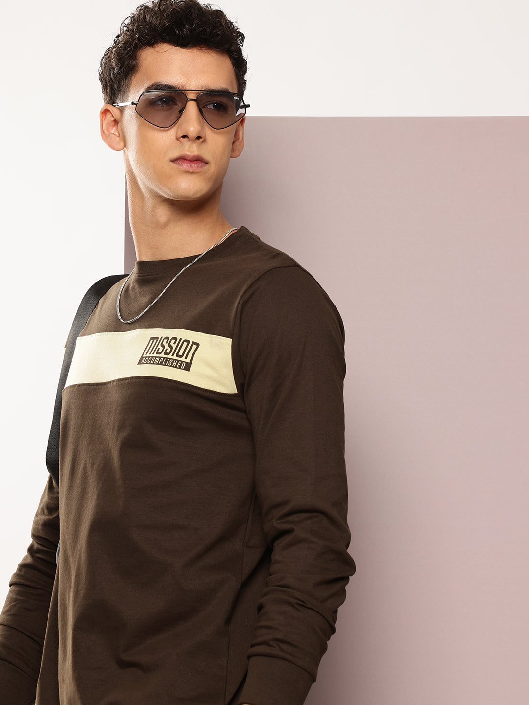 Mens Full Sleeve Round Neck Colourblocked Regular Fit Tshirts