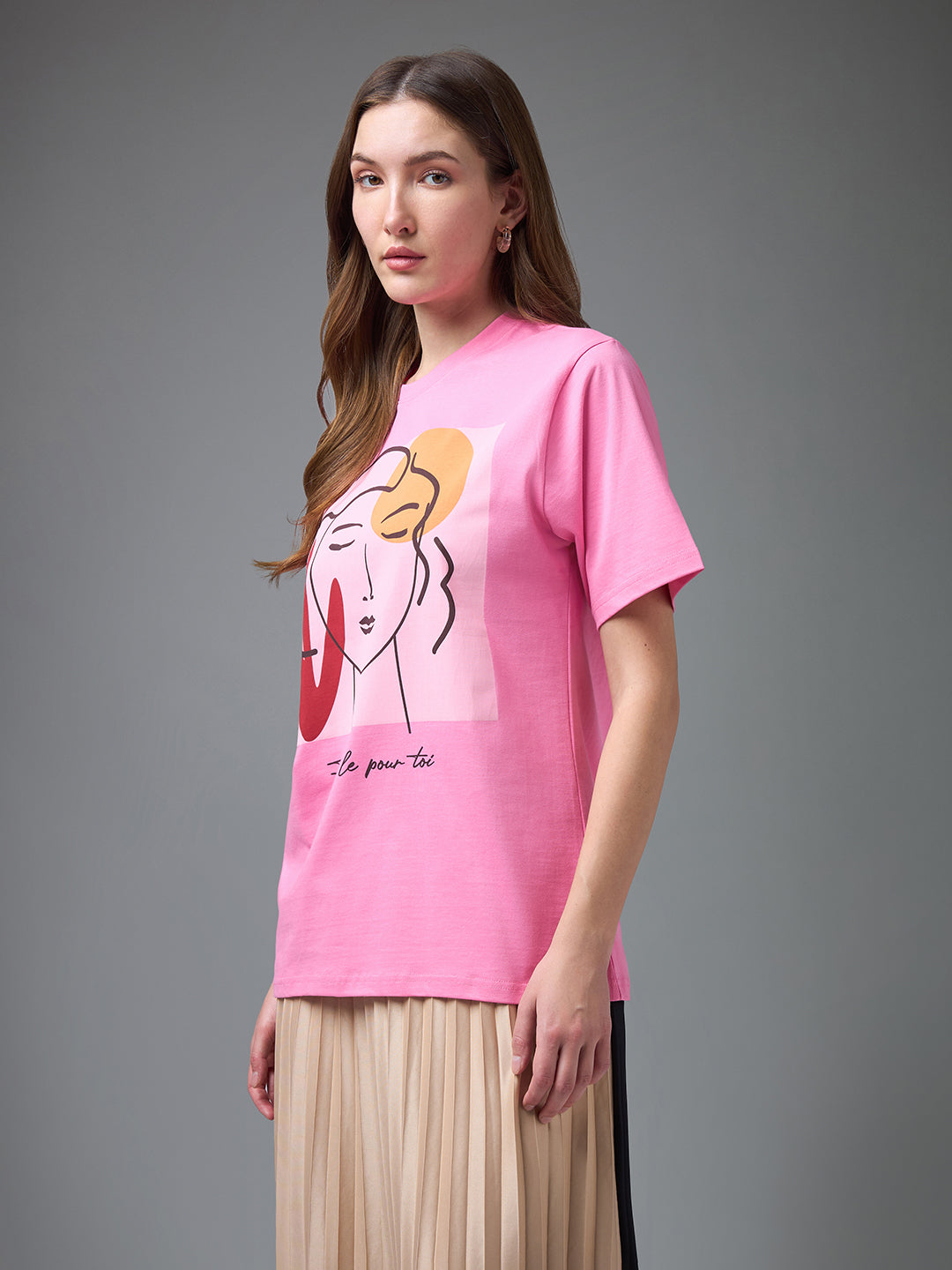 Womens Printed Round Neck Oversized Fit Tshirt