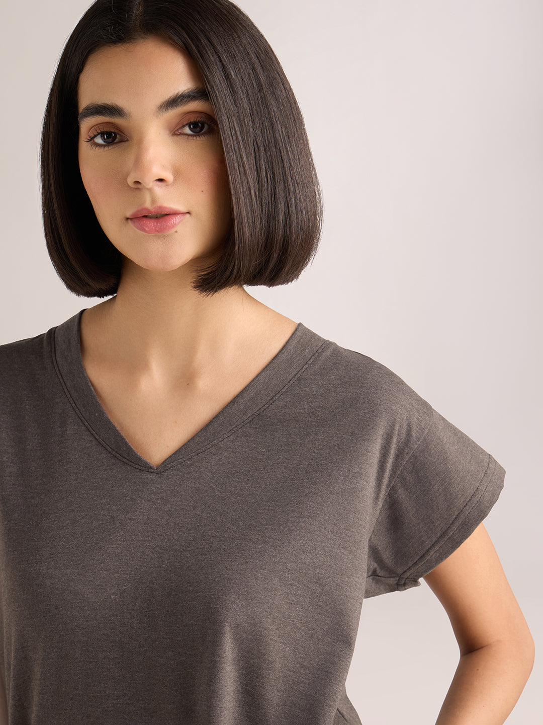 Womens Solid Regular Fit Poly Cotton  V-Neck Tshirt