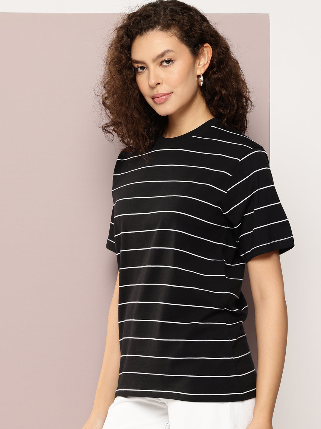 Womens Half Sleeve Round Neck All-Over Striped Oversized Fit Tshirts
