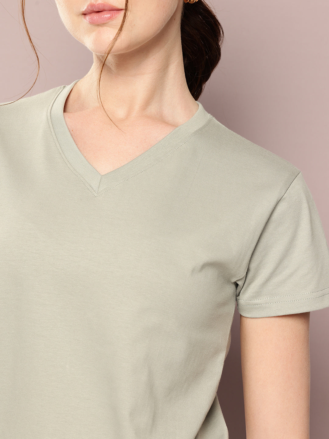 Womens Short Sleeve Solid V-Neck Regular Fit Tshirt