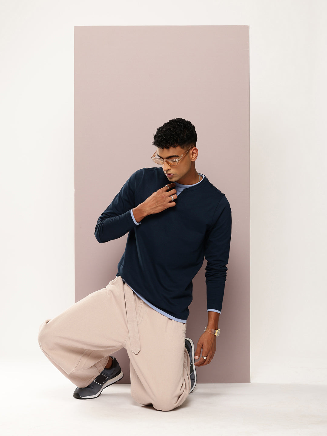 Mens Full Sleeve V-Neck Solid Regular Fit Tshirts