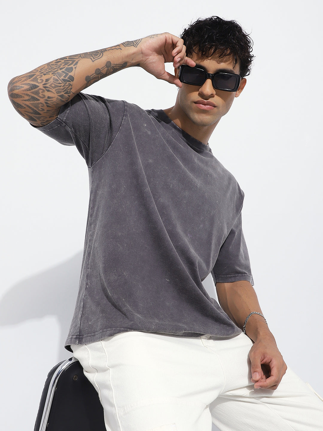 Mens Half Sleeve Round Neck Back Striped Oversized Fit Tshirts