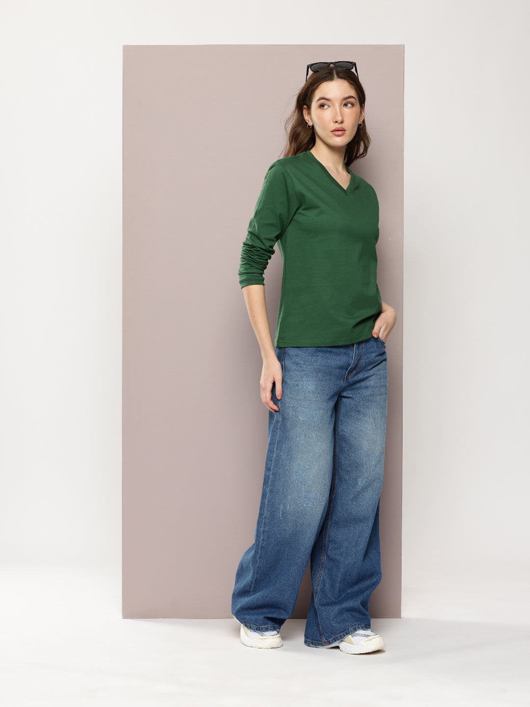 Womens Full Sleeve V-Neck Solid Regular Fit Tshirts