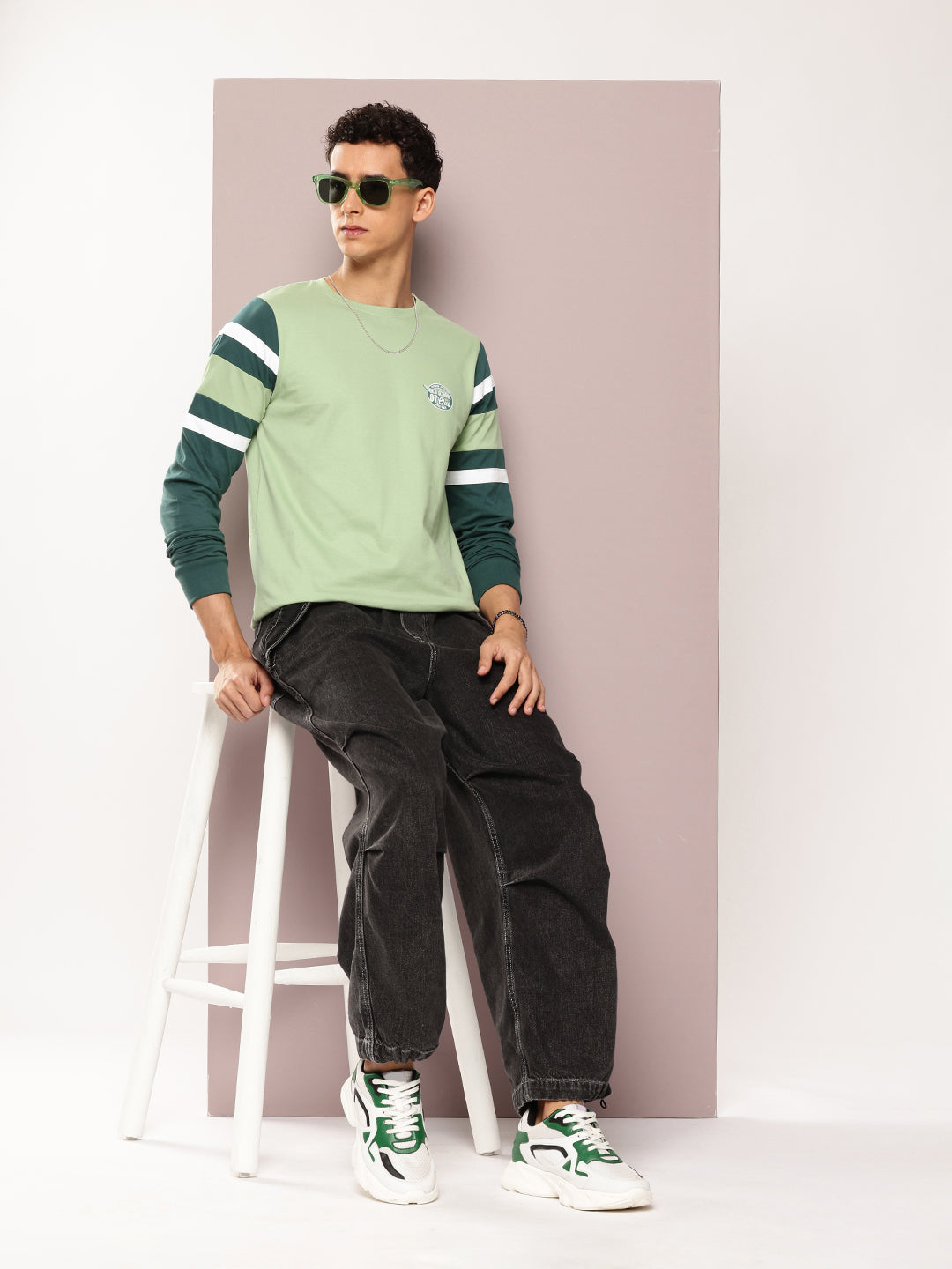 Mens Full Sleeve Round Neck Colourblocked Regular Fit Tshirts