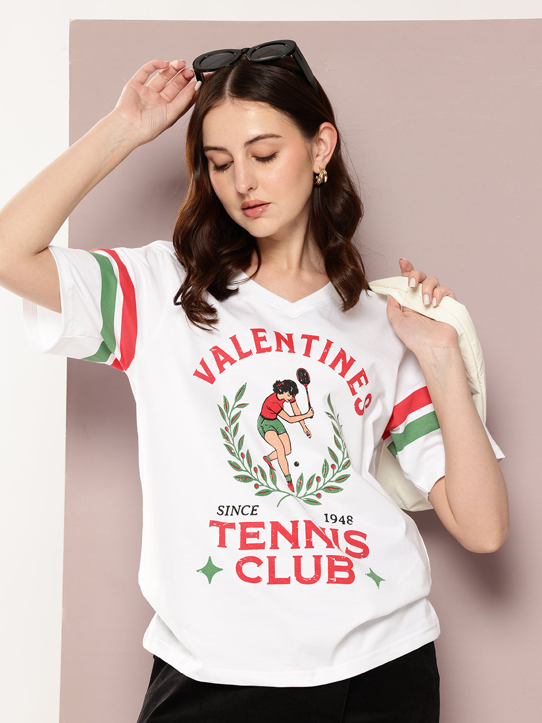 Womens Short Sleeve Printed V-Neck Oversized Fit Tshirt