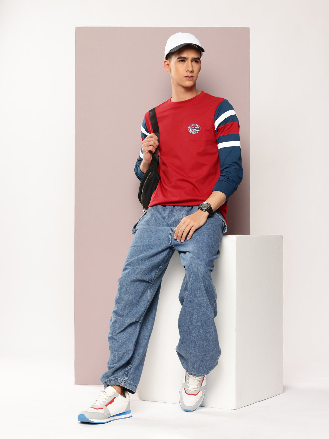 Mens Full Sleeve Round Neck Colourblocked Regular Fit Tshirts