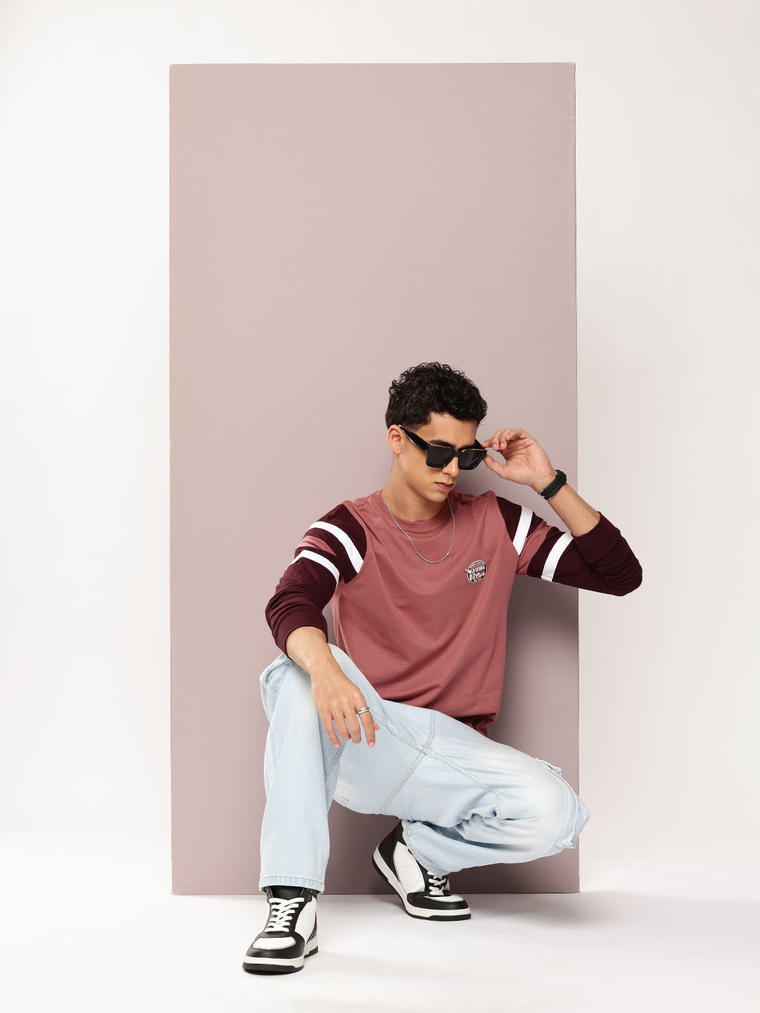 Mens Full Sleeve Round Neck Colourblocked Regular Fit Tshirts