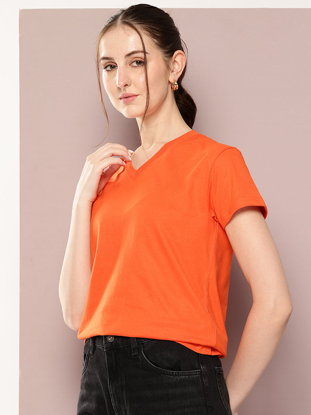 Womens Short Sleeve Solid V-Neck Regular Fit Tshirt