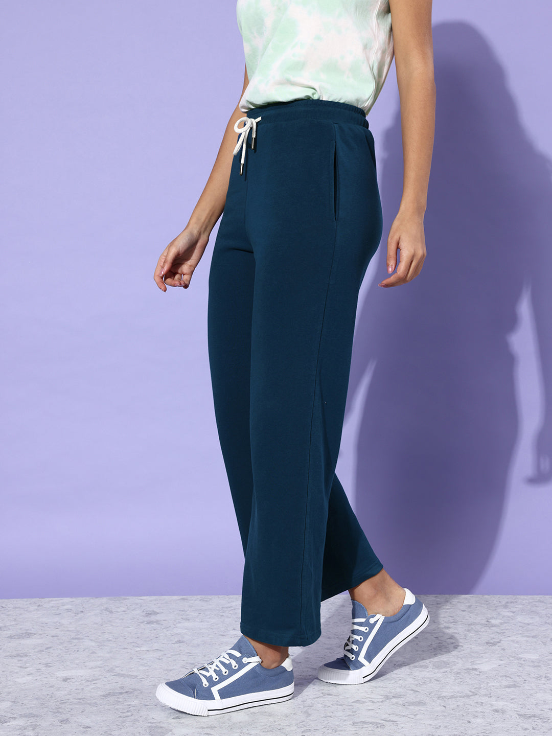 Women Solid Relaxed Fit Track Pant