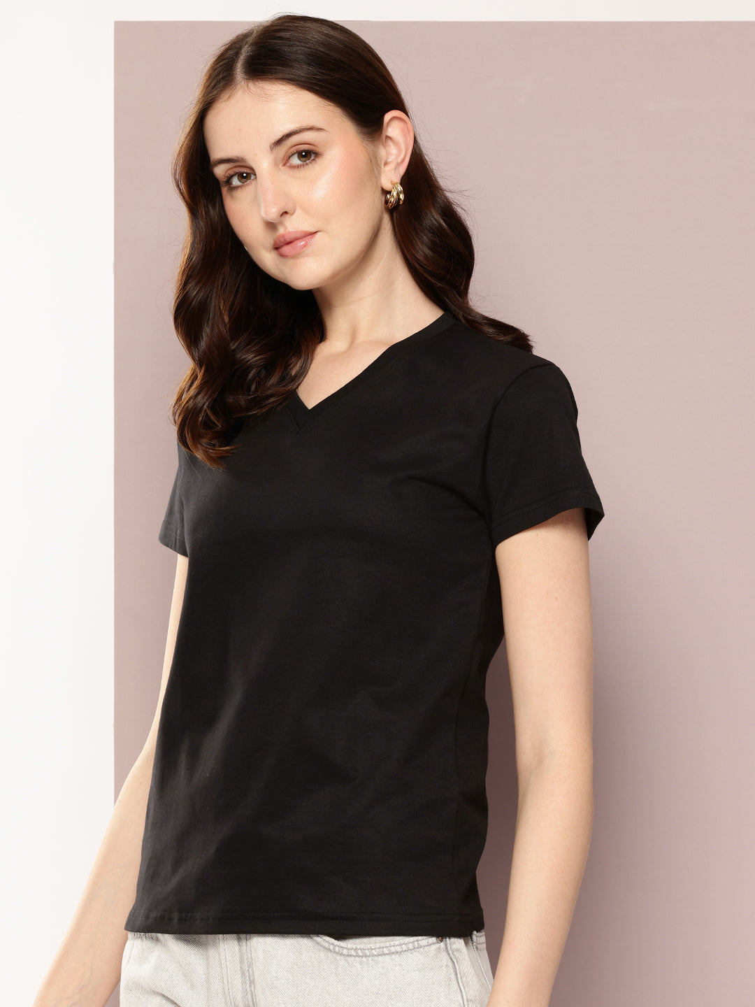 Womens Short Sleeve Solid V-Neck Regular Fit Tshirt
