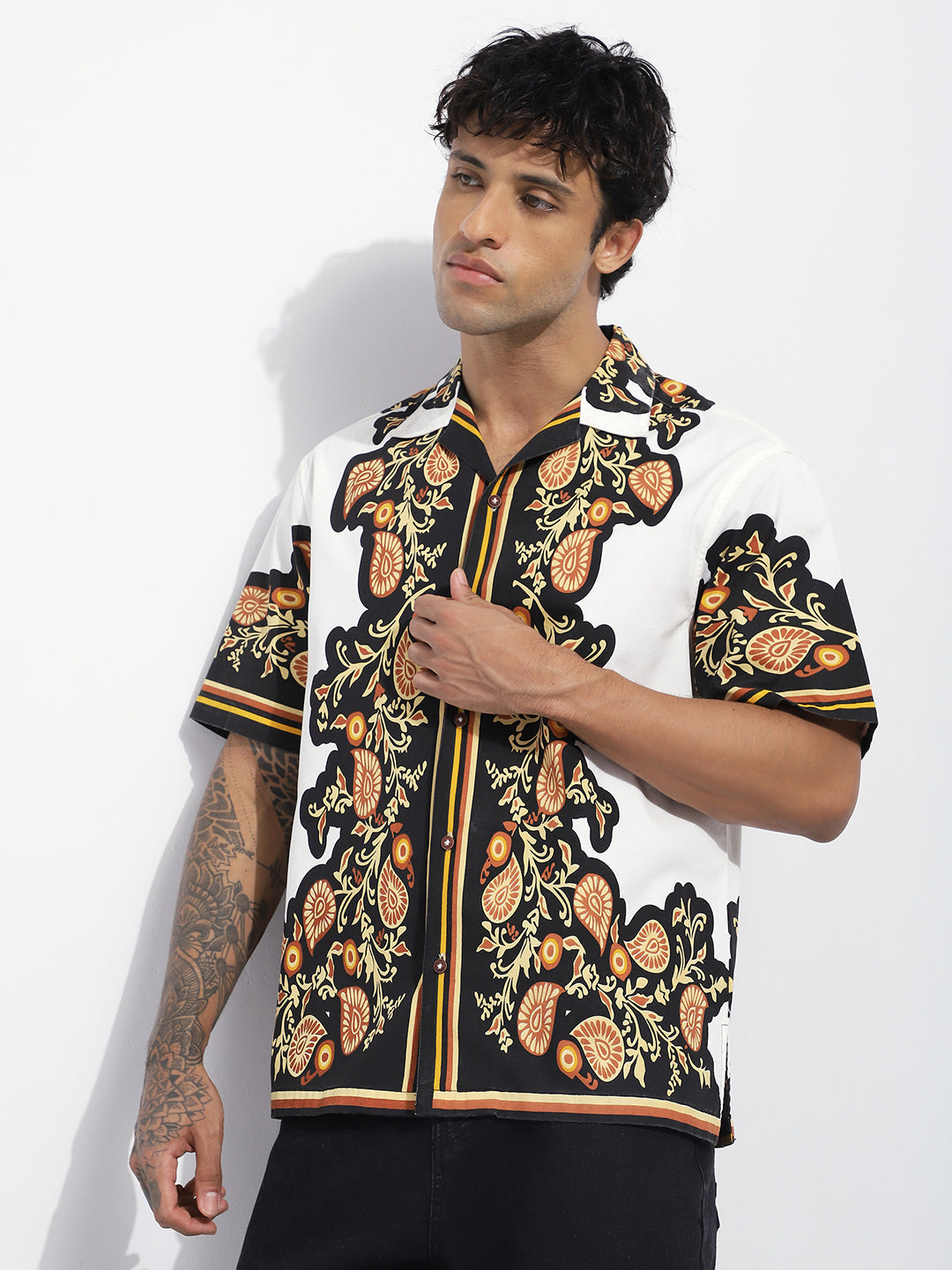 Mens Boxy Regular Short Sleeve Printed White Shirt