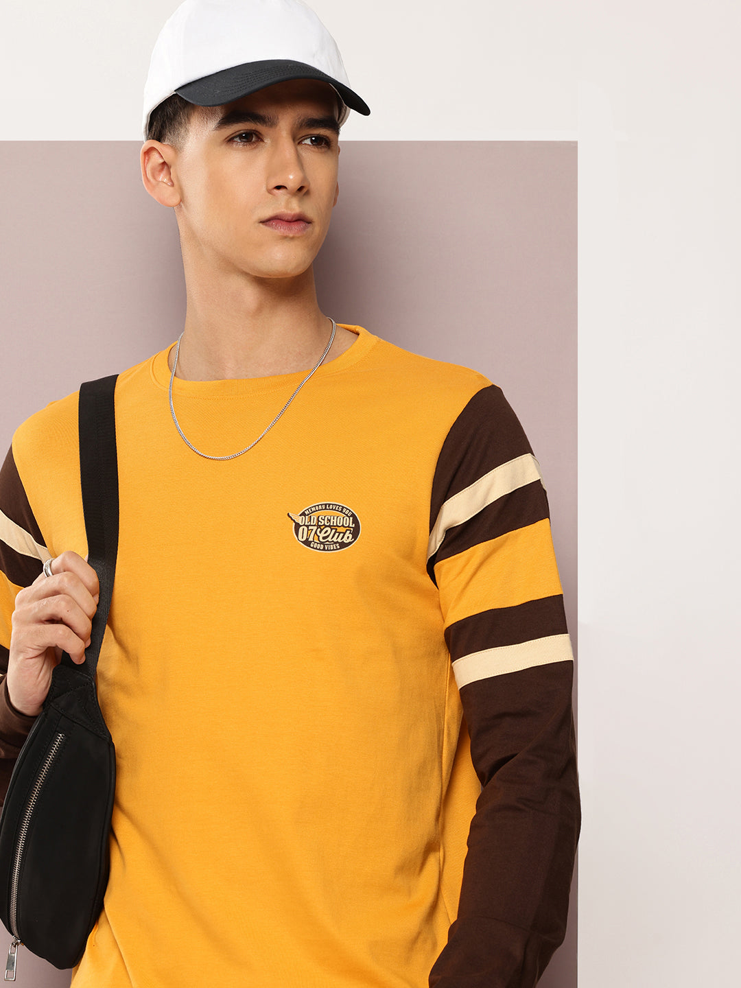 Mens Full Sleeve Round Neck Colourblocked Regular Fit Tshirts