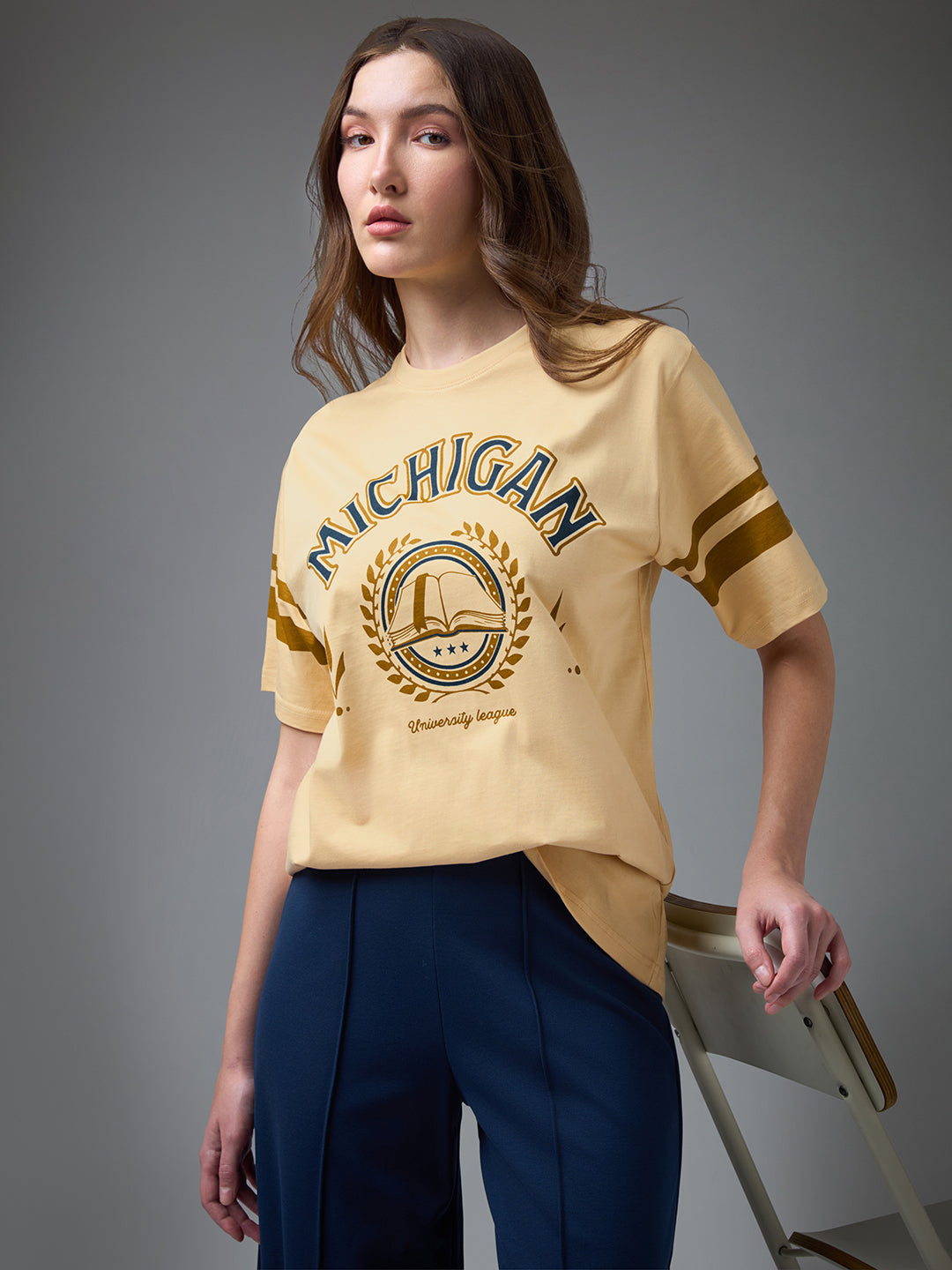 Womens Printed Round Neck Oversized Fit Tshirt