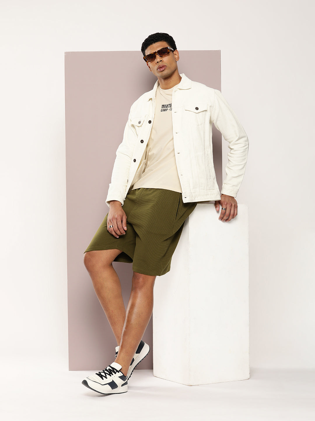 Men Solid Regular Shorts