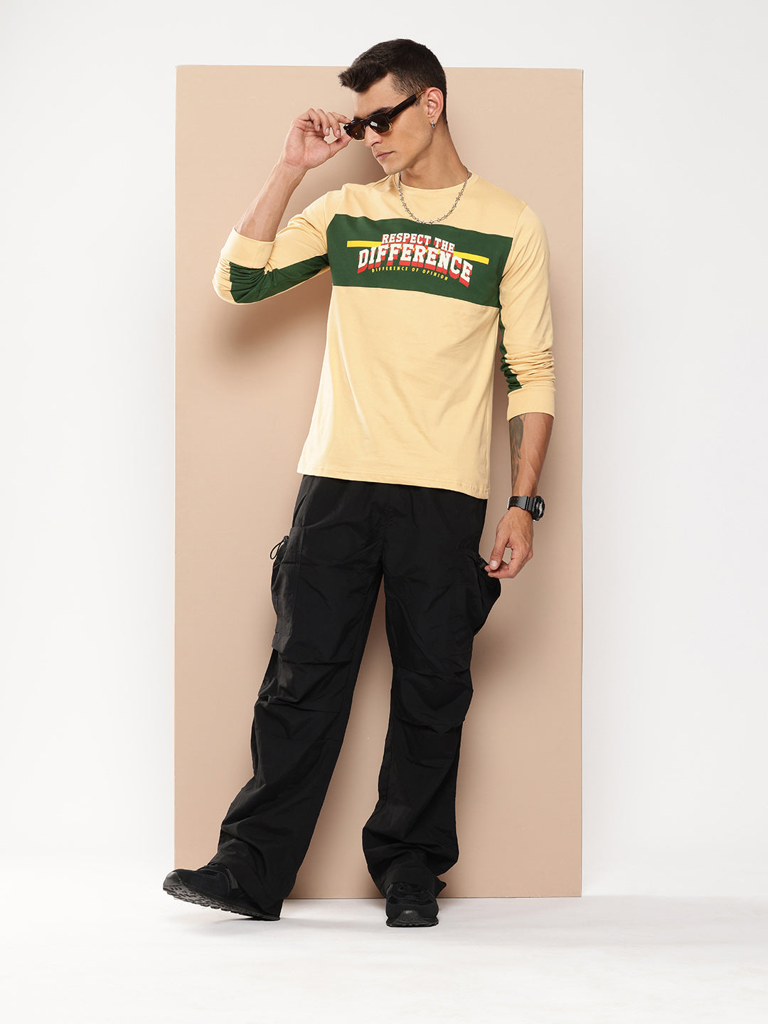 Mens Full Sleeve Round Neck Colourblocked Regular Fit Tshirts
