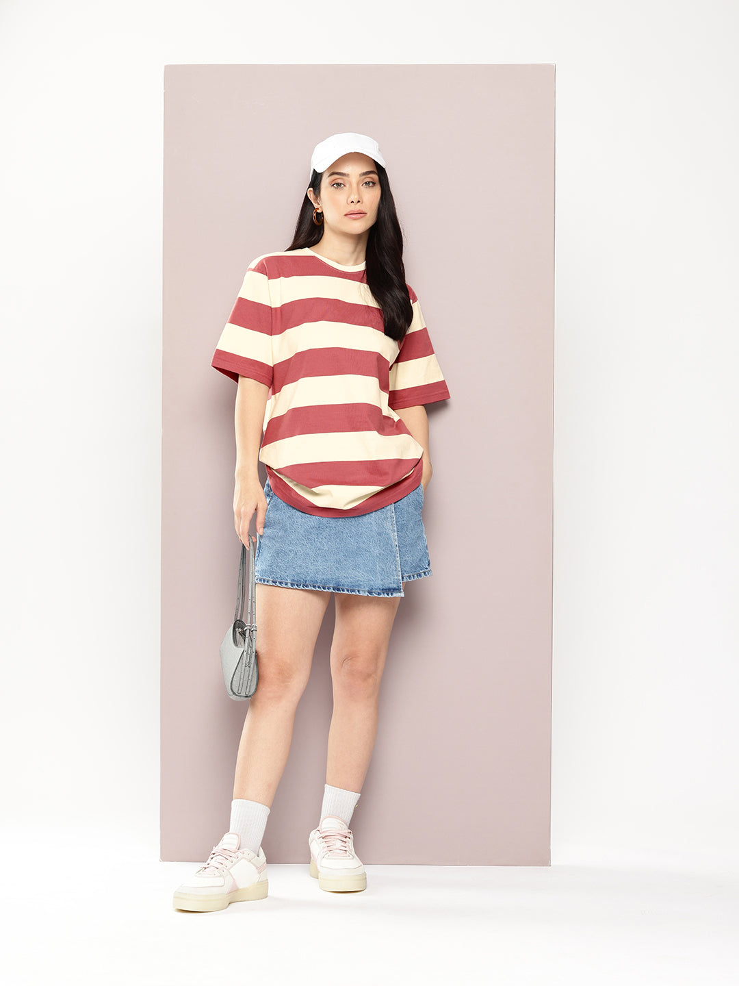 Womens Half Sleeve Round Neck All-Over Striped Oversized Fit Tshirts
