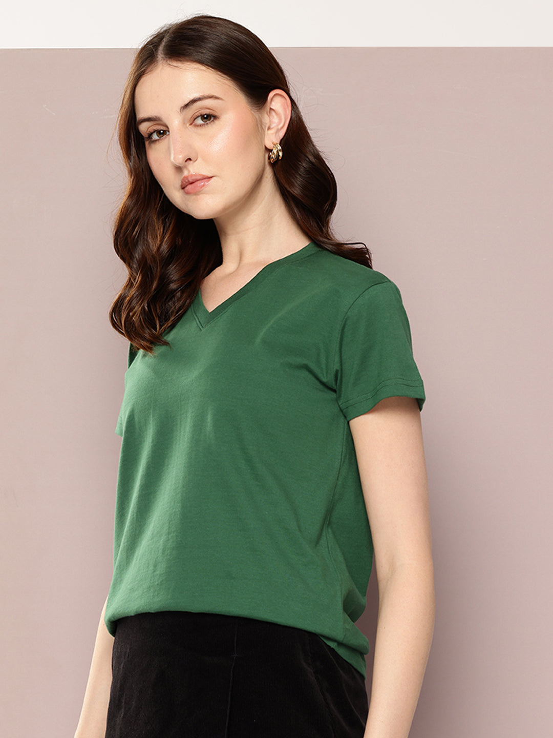 Womens Short Sleeve Solid V-Neck Regular Fit Tshirt
