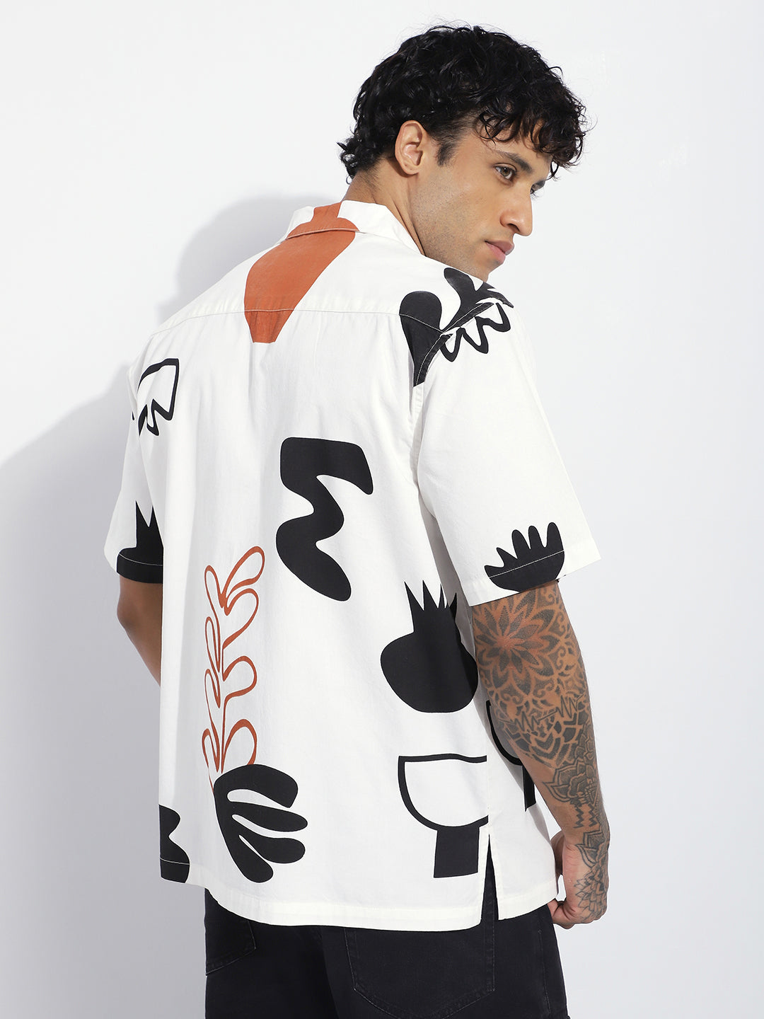 Mens Boxy Regular Short Sleeve Printed White Shirt