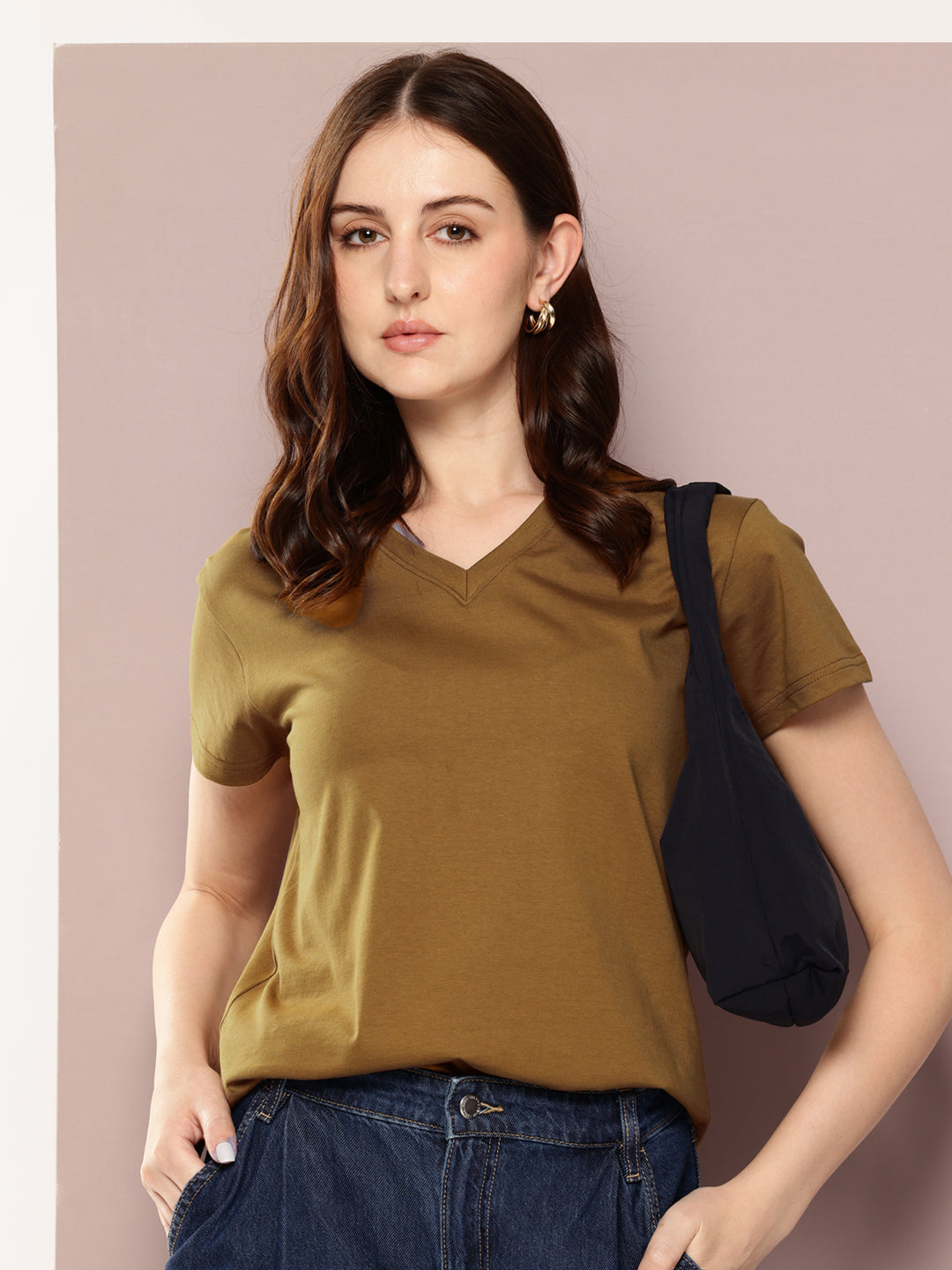 Womens Short Sleeve Solid V-Neck Regular Fit Tshirt