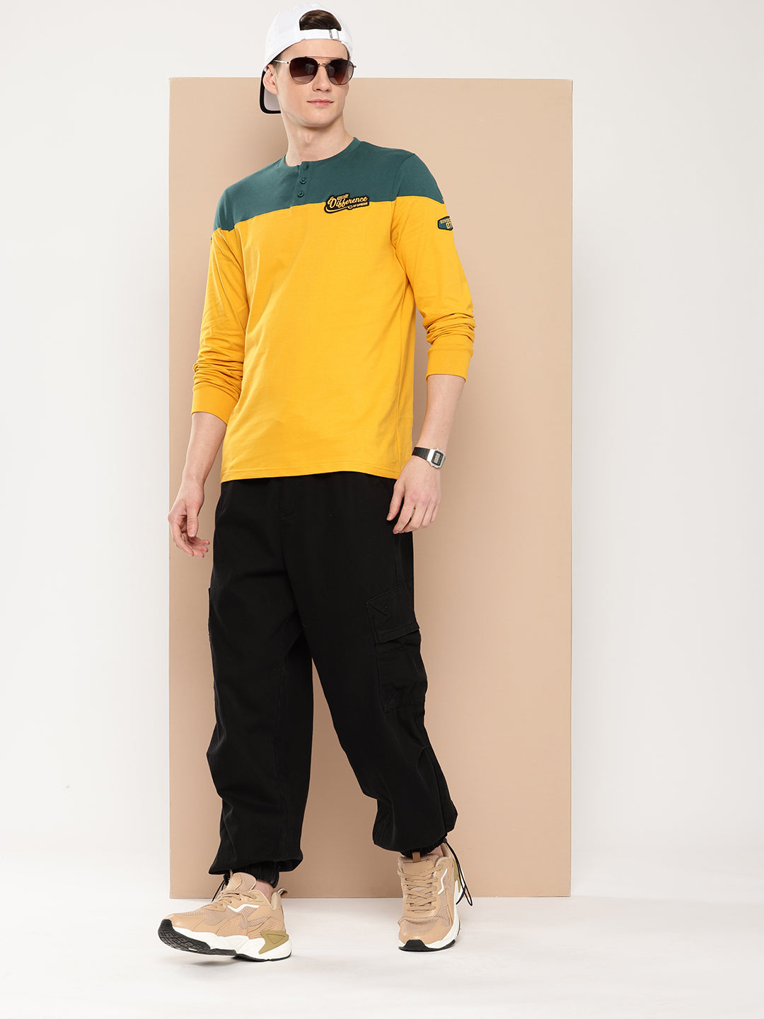 Mens Full Sleeve Henley Neck Colourblocked Regular Fit Tshirts
