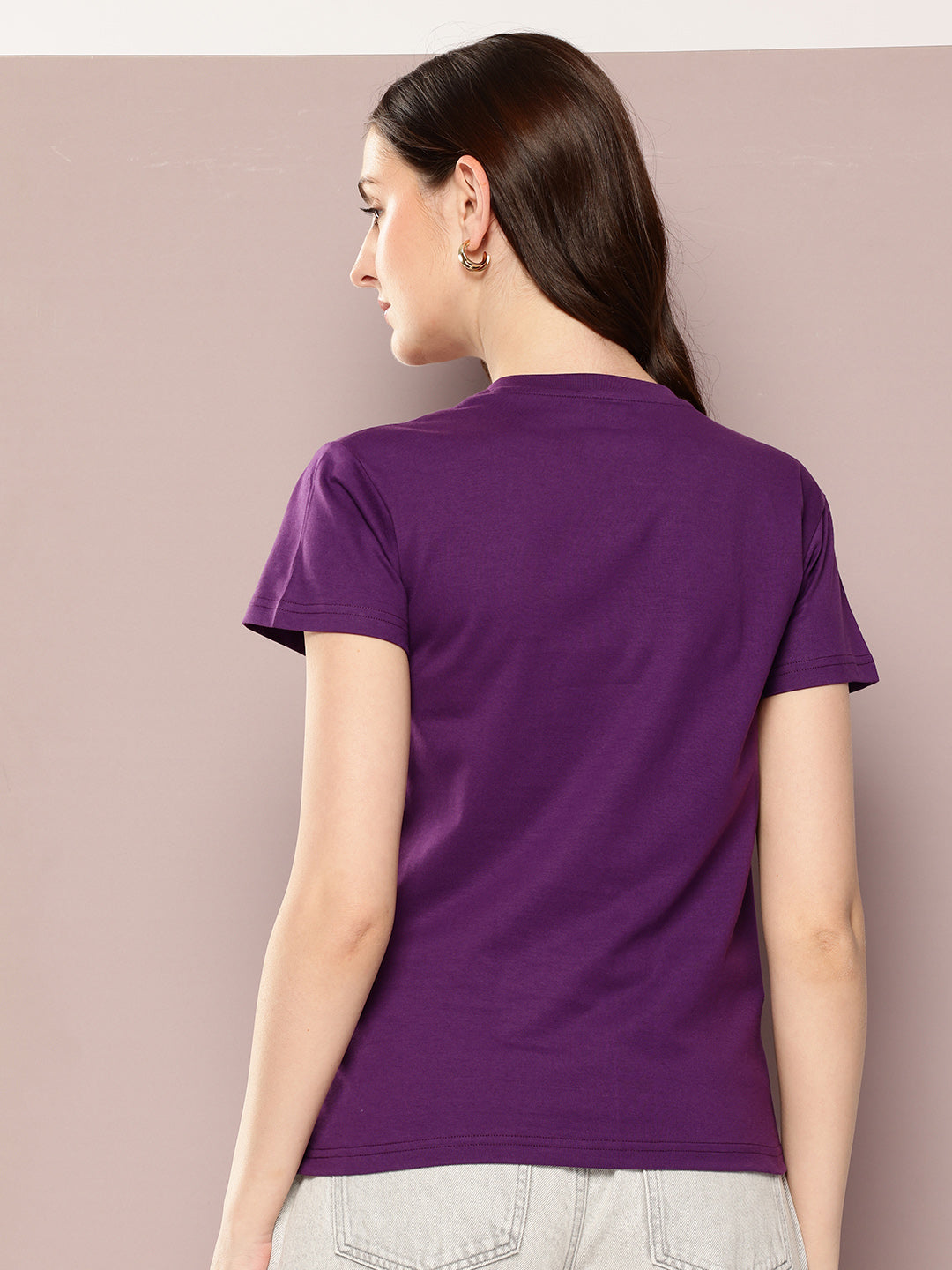 Womens Short Sleeve Solid V-Neck Regular Fit Tshirt