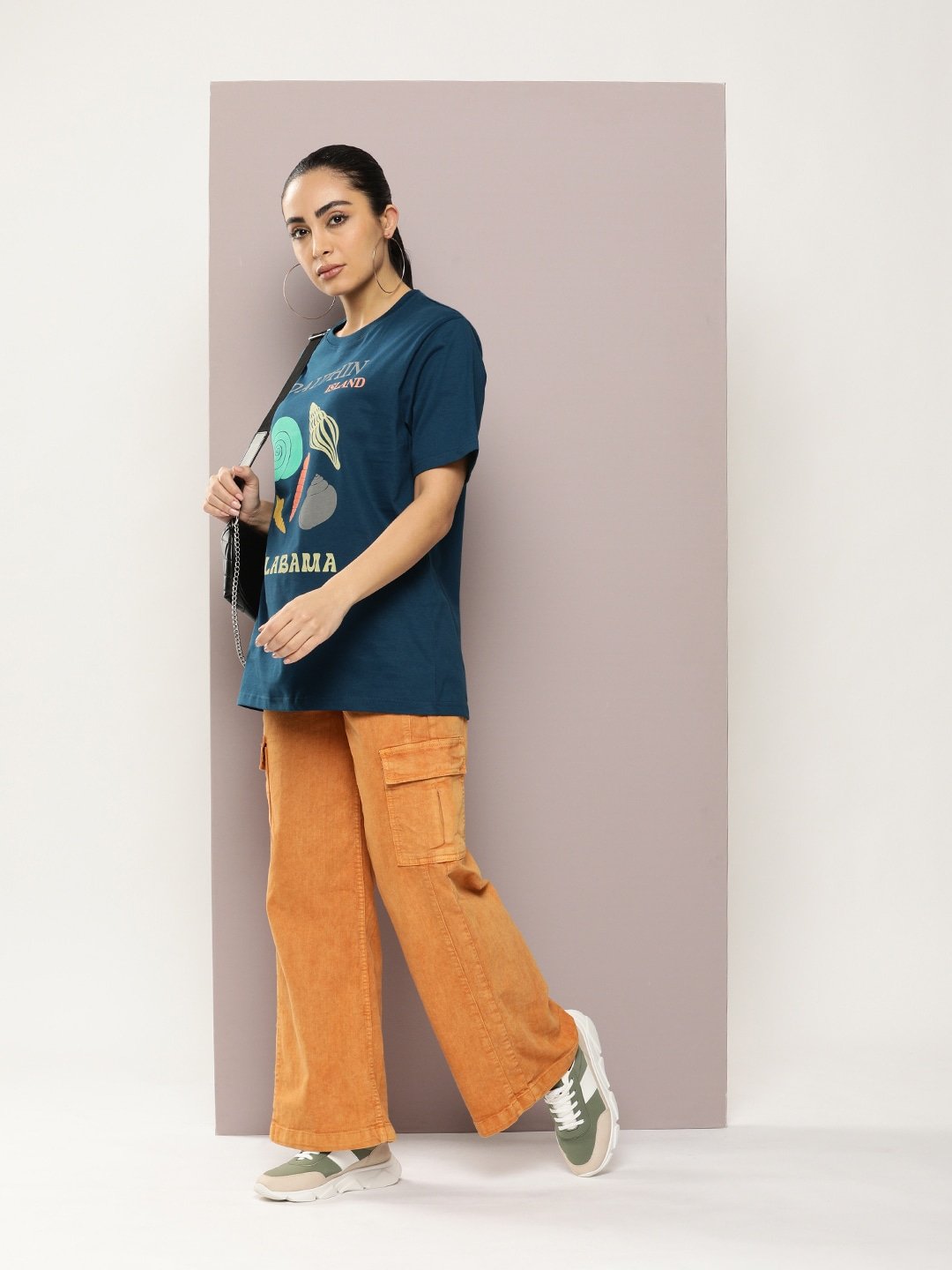Womens Short Sleeve Round Neck Oversized Fit T-Shirt