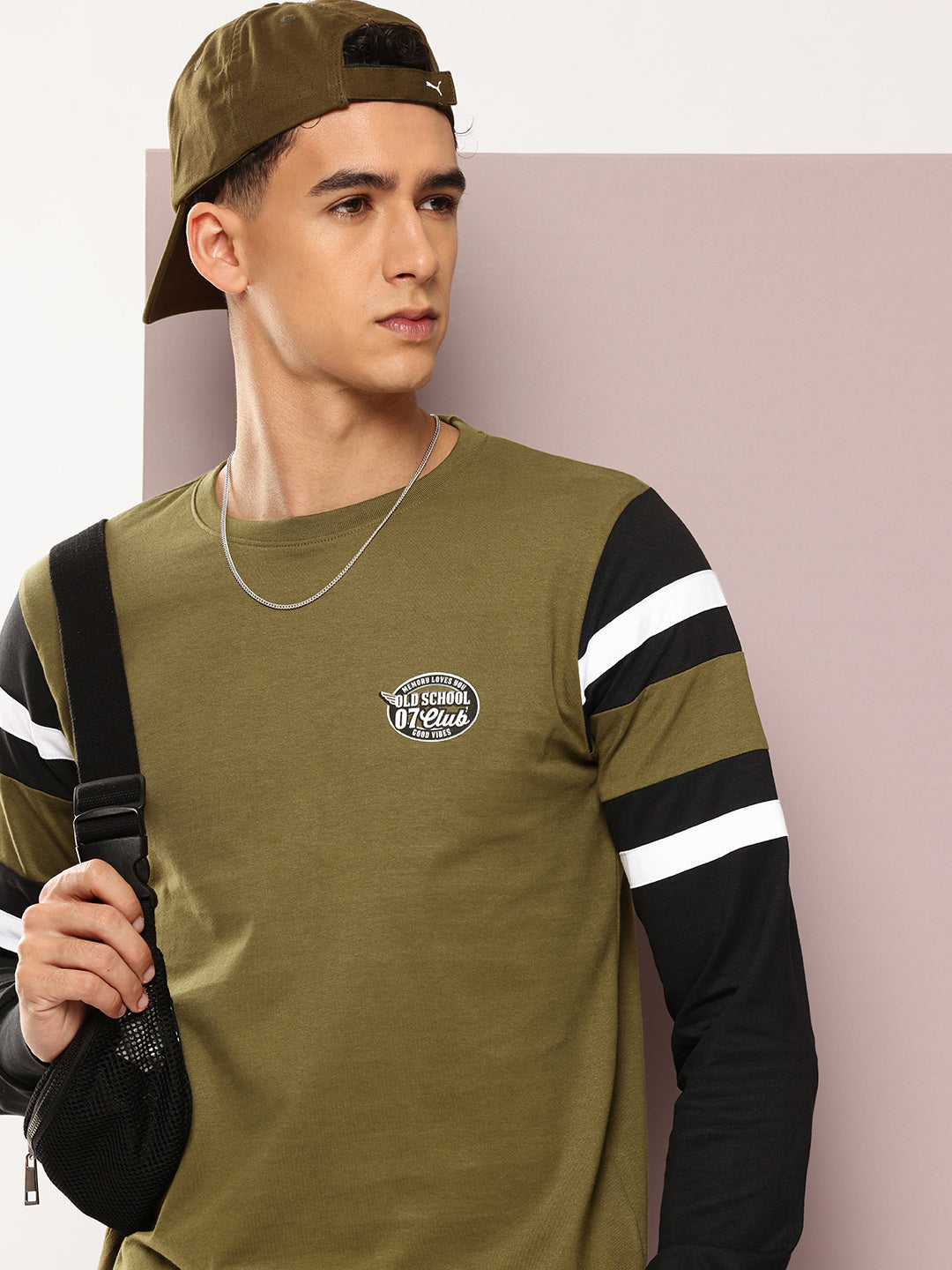 Mens Full Sleeve Round Neck Colourblocked Regular Fit Tshirts
