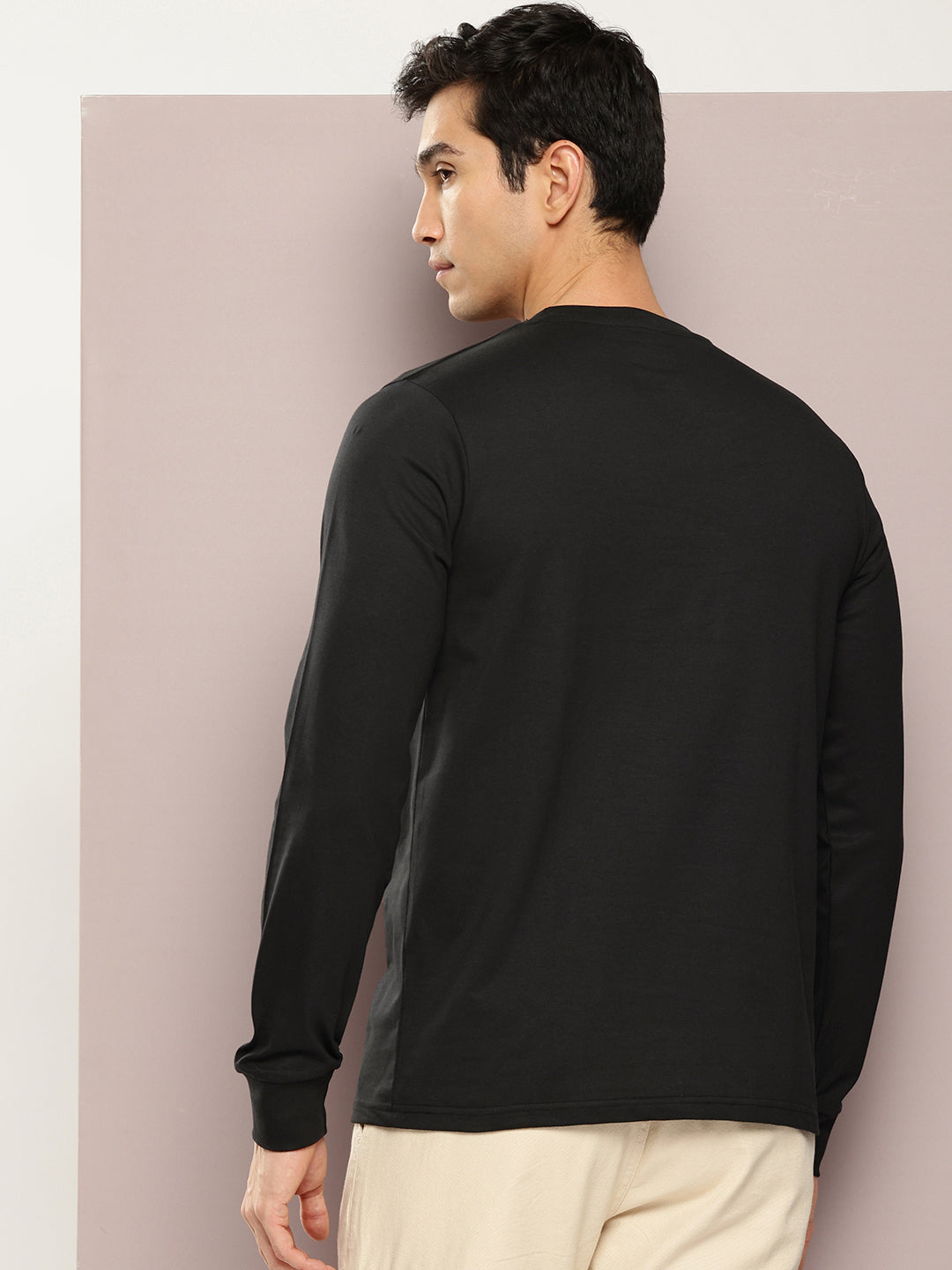 Mens Full Sleeve Round Neck Colourblocked Regular Fit Tshirts